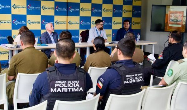 Imagen de la noticia Municipio de Viña del Mar capacita a inspectores y policías sobre ordenanza que combate el comercio ambulante ilegal