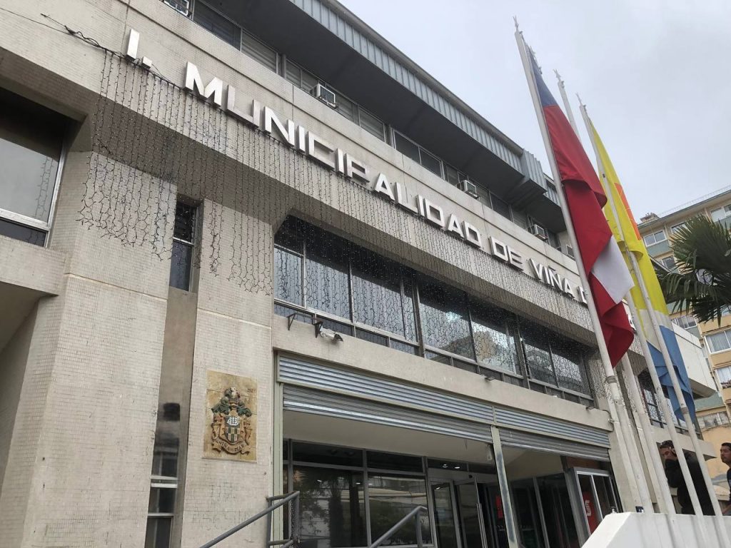 Imagen principal: VIÑA DEL MAR DISMINUYE PAGO DE HORAS EXTRA Y LOGRA UN AHORRO DE $13 MIL MILLONES PARA LA CIUDAD
