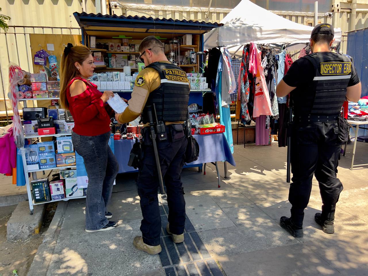 Imagen de la noticia Municipio de Viña del Mar inició fiscalizaciones con multas a compradores en el comercio ilegal