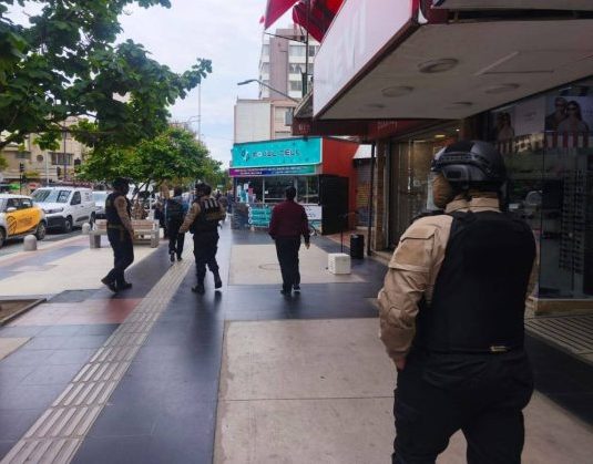 Imagen de la noticia Con  aero patrullaje de drone y plan de copamiento, municipio de Viña del Mar recupera gran parte de calle Valparaíso y aleja al comercio ambulante